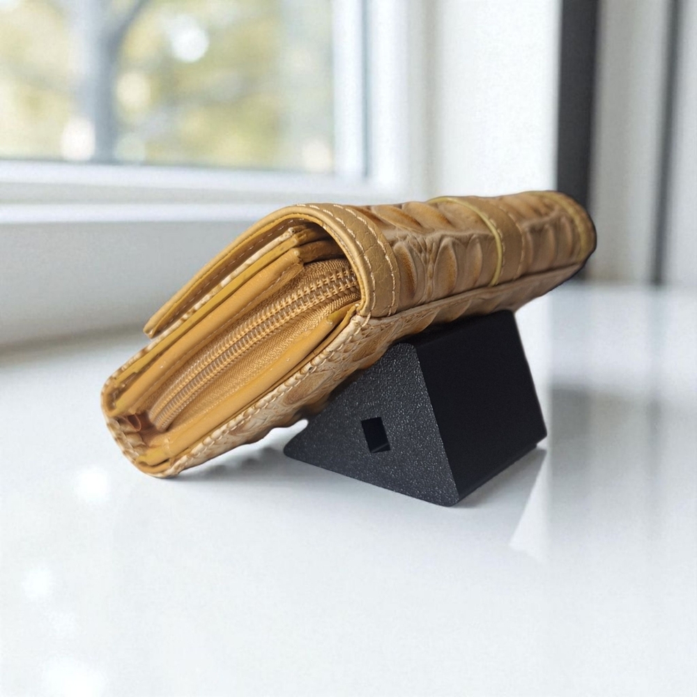 Wallet Display Wedges 3Pc. Set! Enhance Your Photos. No More Finger Photos!